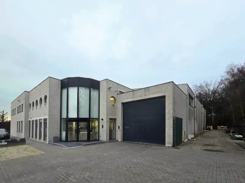 Magazijn met koelcel te huur foto 6