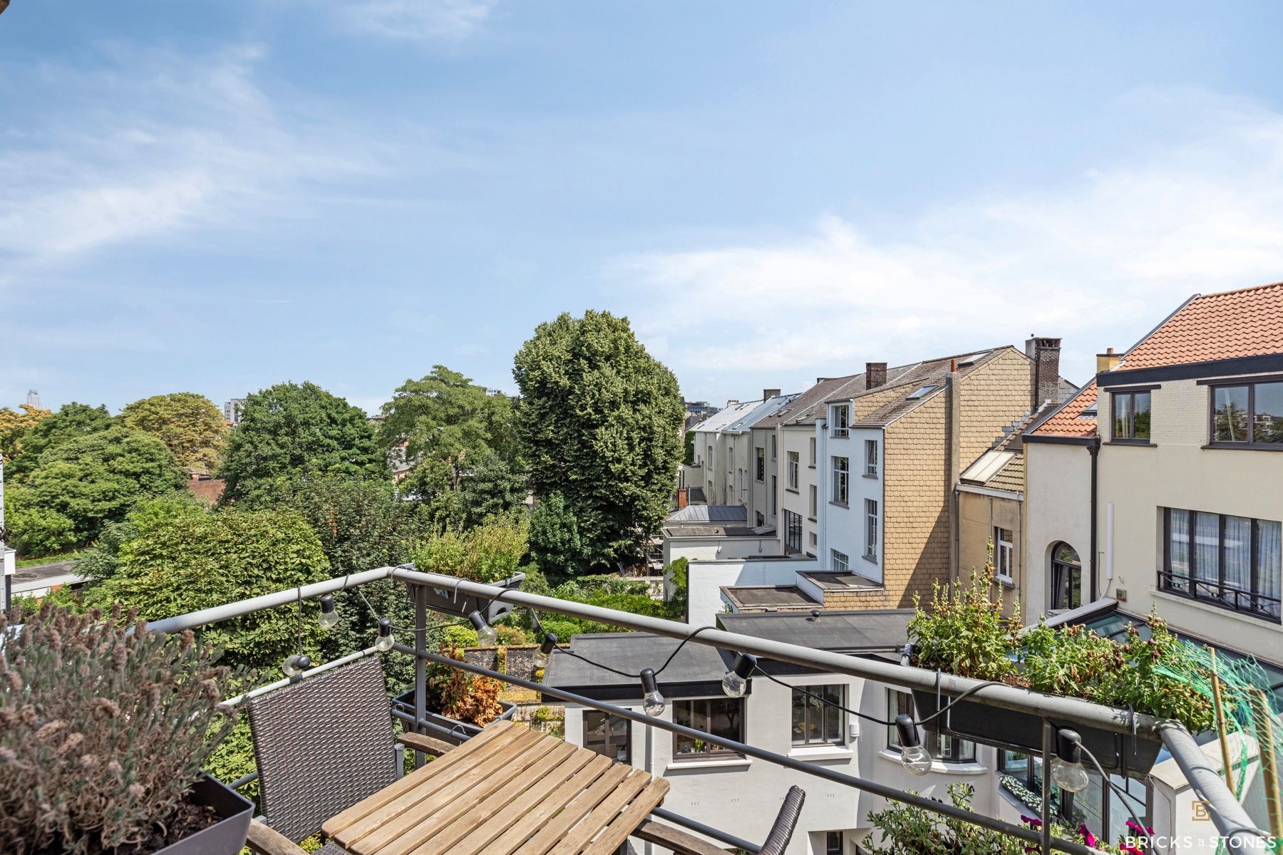 Stijlvol bemeubeld duplexappartement in Harmoniebuurt foto 4