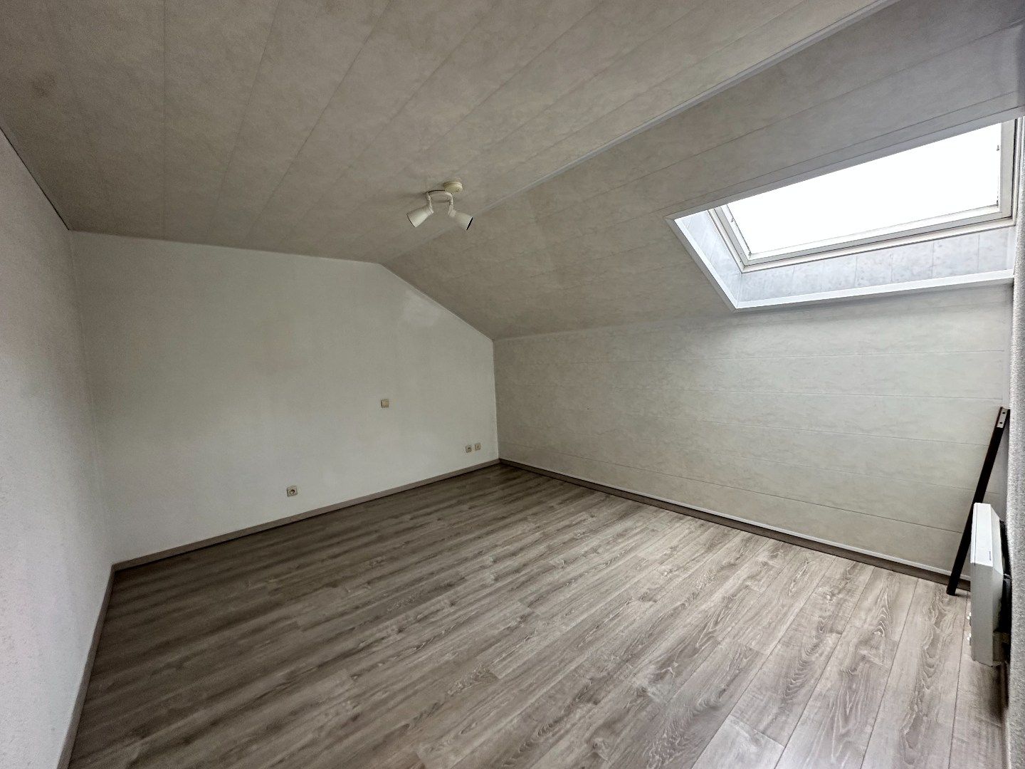 Appartement met 2 slaapkamers en autostaanplaats te Leke foto 5