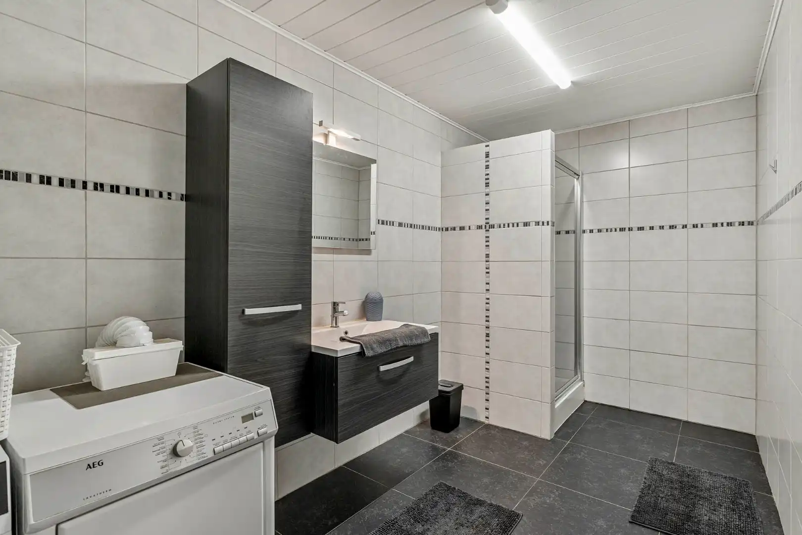 Comfortabel, gelijkvloers appartement mét ruime tuin en carport! foto 10