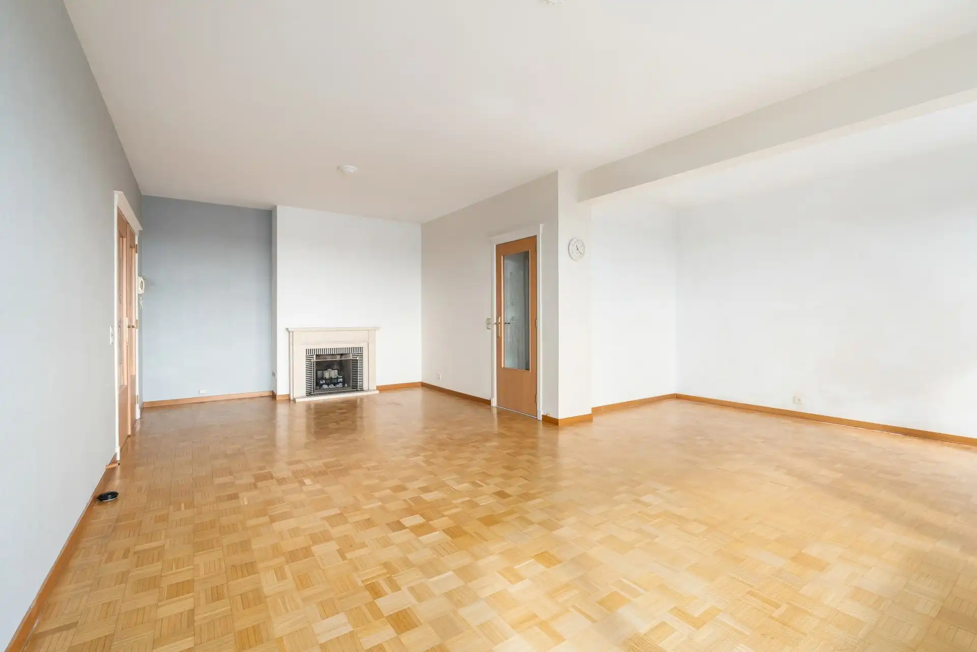 Ruim en lichtrijk 2 slaapkamer appartement met prachtig uitzicht in Wilrijk. foto 2