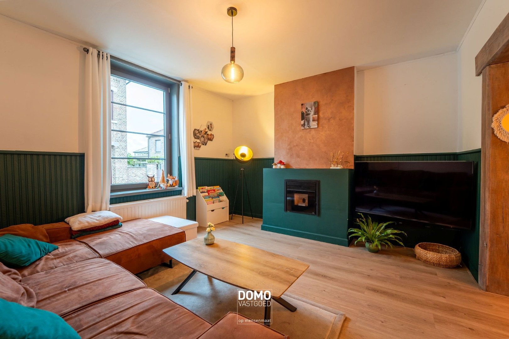 RUIME, INSTAPKLARE EN GERENOVEERDE WONING MET KANTOORGEBOUW INCLUSIEF PARKEERGELEGENHEID, TUIN EN ZWEMBAD TE MIELEN BOVEN AALST (GINGELOM) foto 3