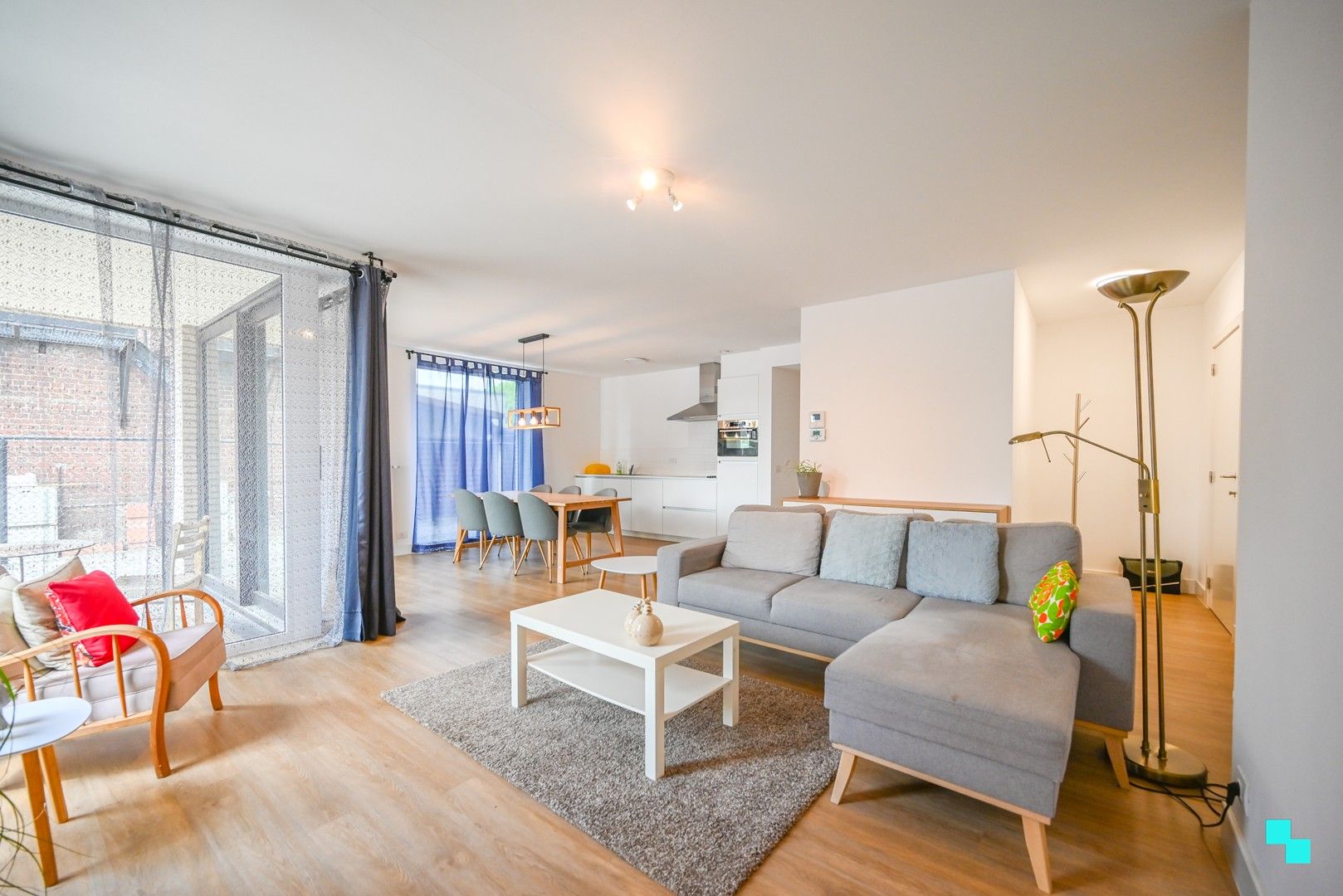 Gelijkvloers tweeslaapkamerappartement met terras in Wielsbeke foto 2