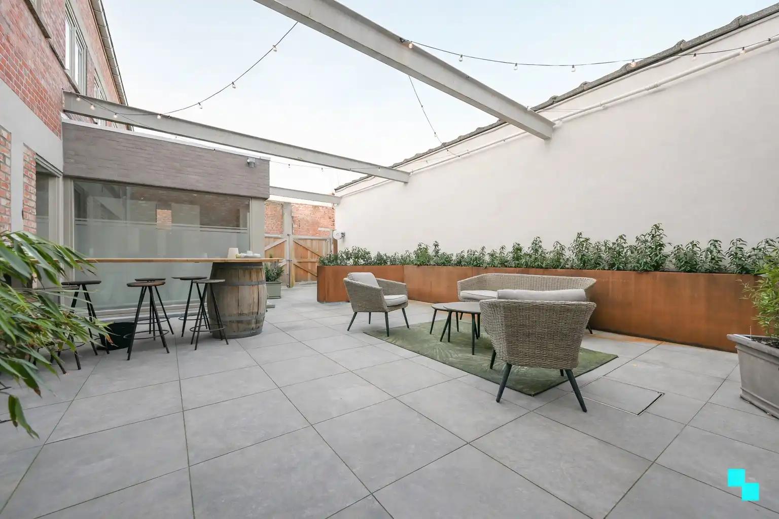 Stijlvol wonen met comfort: 5 slaapkamers, zonnig terras & moderne technieken foto 24