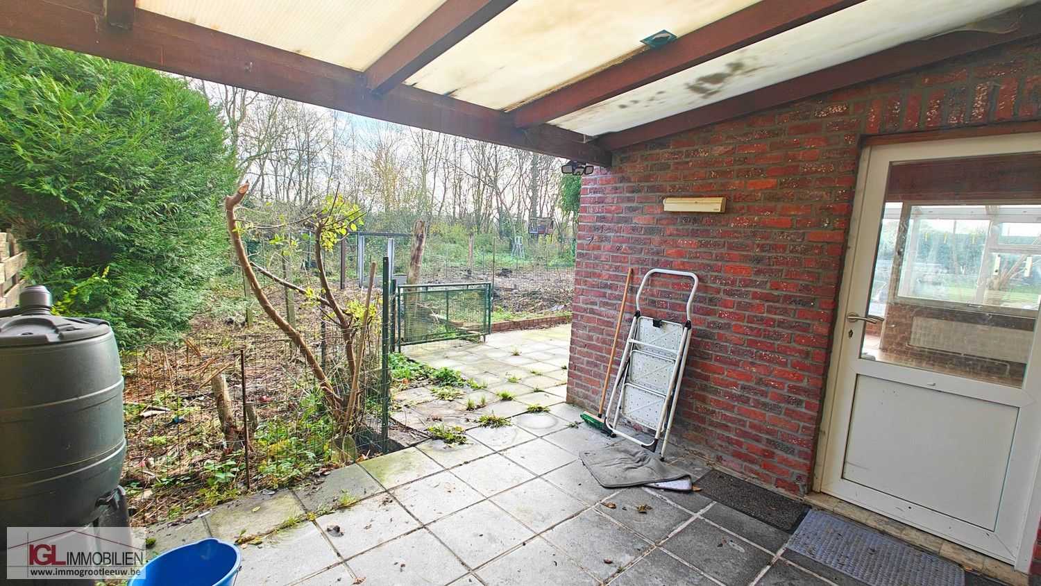 Driegevelwoning in groene omgeving foto 22