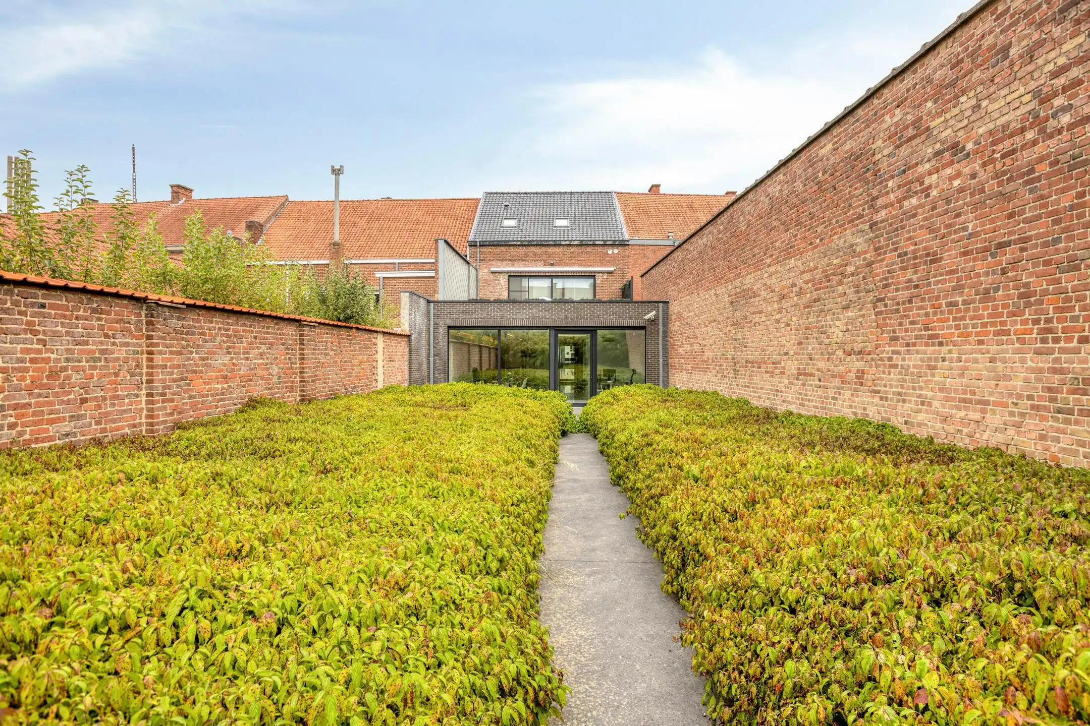 Verhuurde opbrengsteigendom met handelsruimte en duplex  foto 26