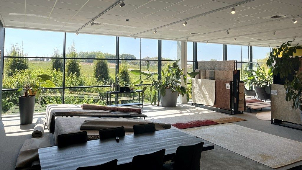 Lichtrijk kantoor te huur nabij R8 in Kortrijk foto 6