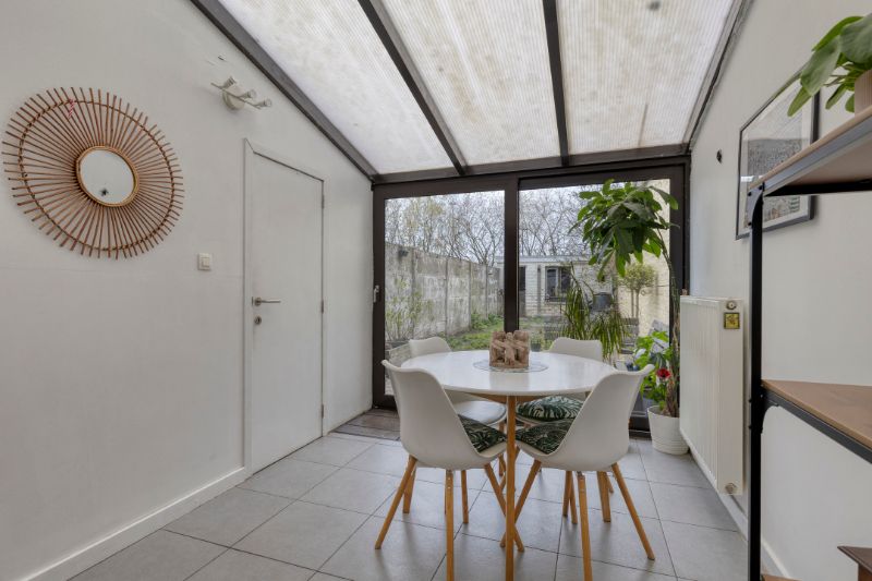 Aangename op te frissen woning met drie slaapkamers foto 6