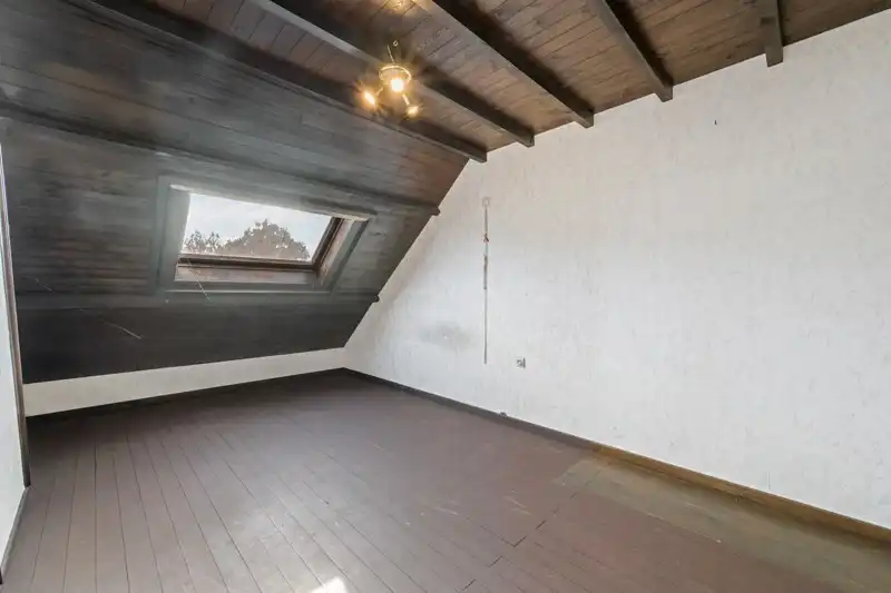 Te renoveren vrijstaande woning met prachtig uitzicht in natuurgebied  foto 18