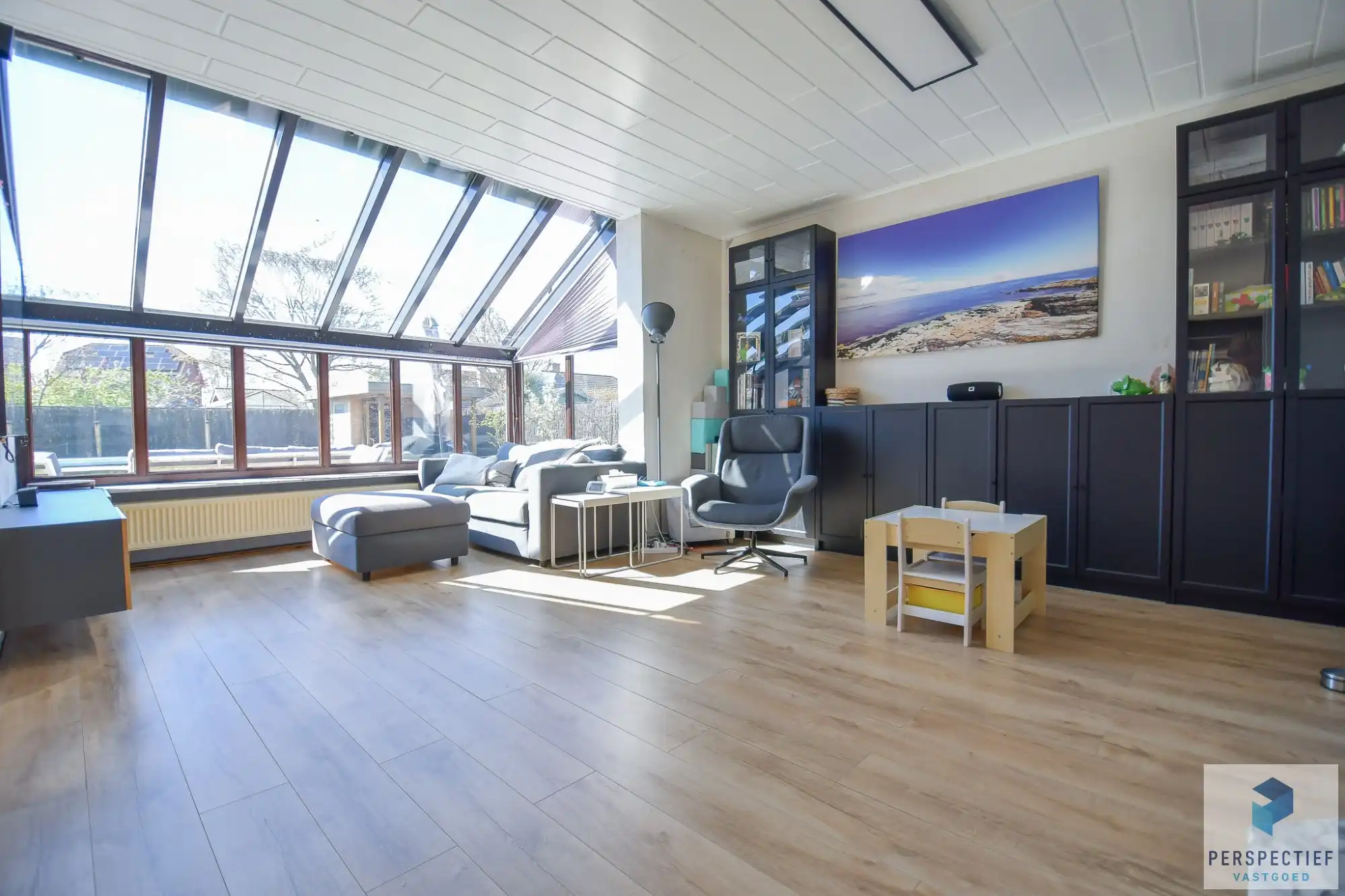 Centraal gelegen ruime woning met 3 slaapkamers - garage en grote tuin op 615 m² foto 8