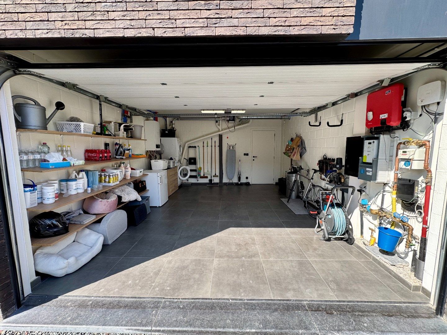 HALFOPEN WONING (bj 2021) MET 3 SLPKS, TUIN EN GARAGE IN HET CENTRUM foto 16