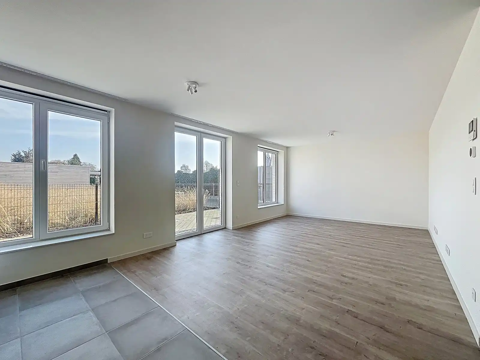 Gelijkvloers Handelpand met woonst (2 SLPK), nieuwbouw! foto 2