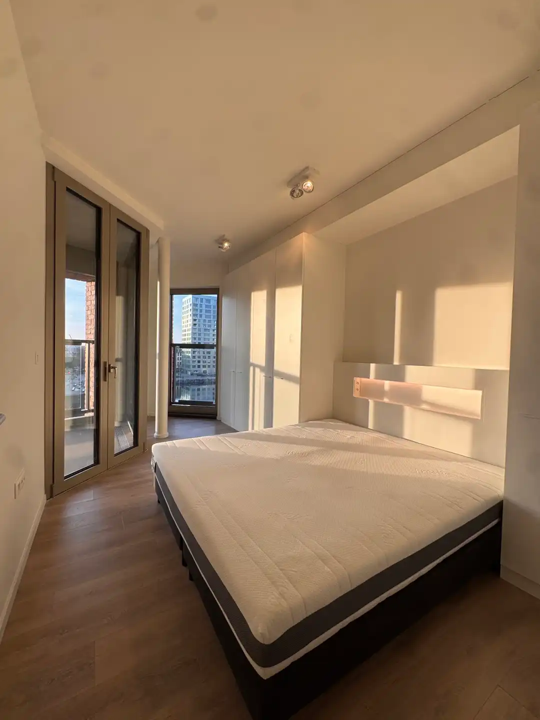 ANTWERPREN - Recent appartement met zicht op het water foto 11