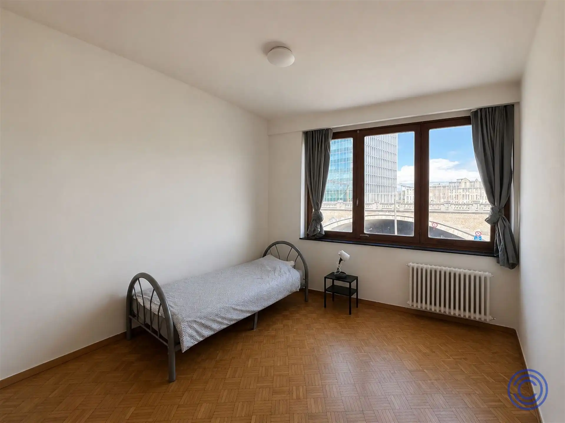 Ruim 4-slaapkamerappartement op centrale locatie! foto 5