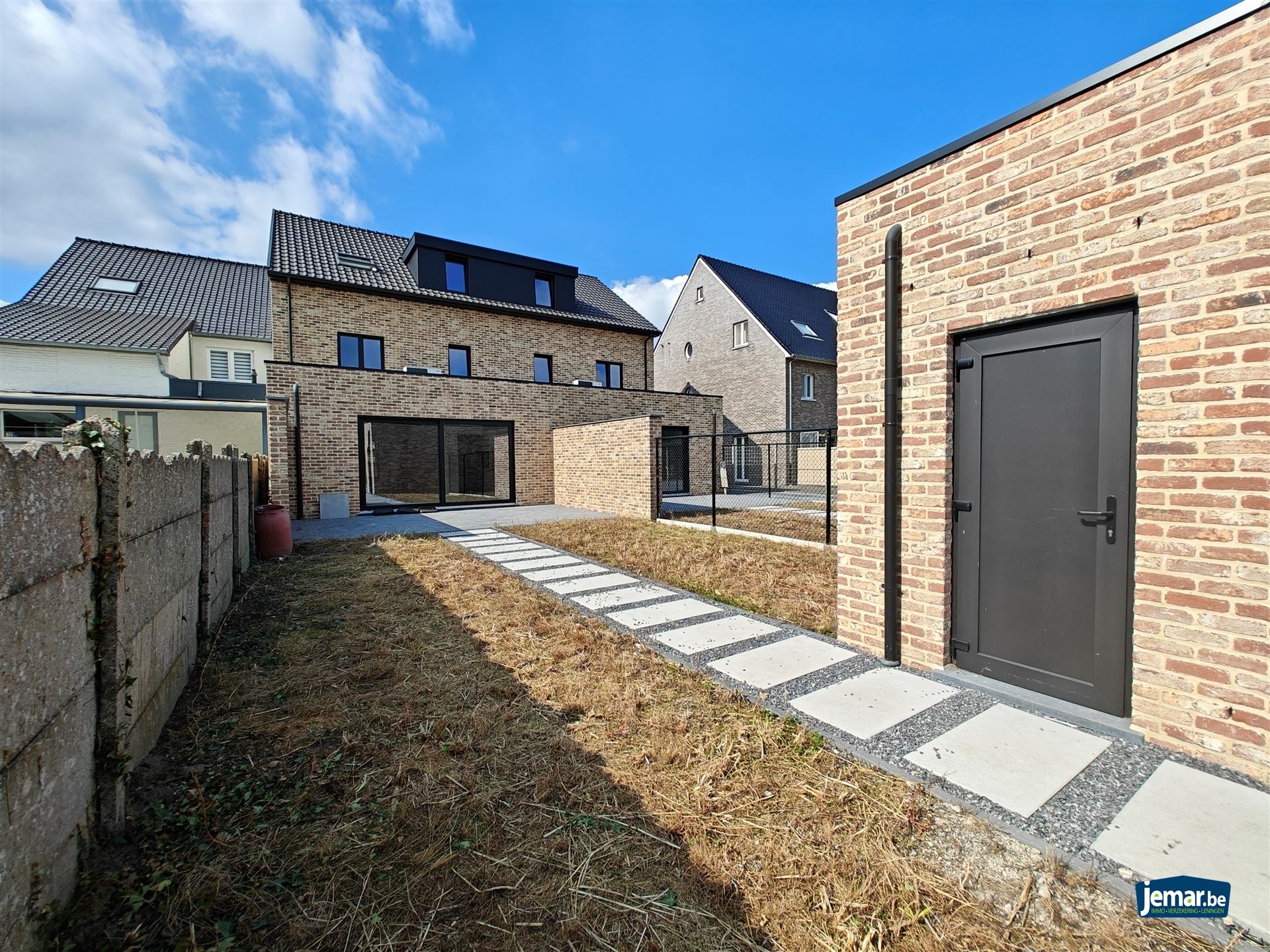 Nieuwbouwwoning BEN met 4 slpk, tuin en carport  foto 3