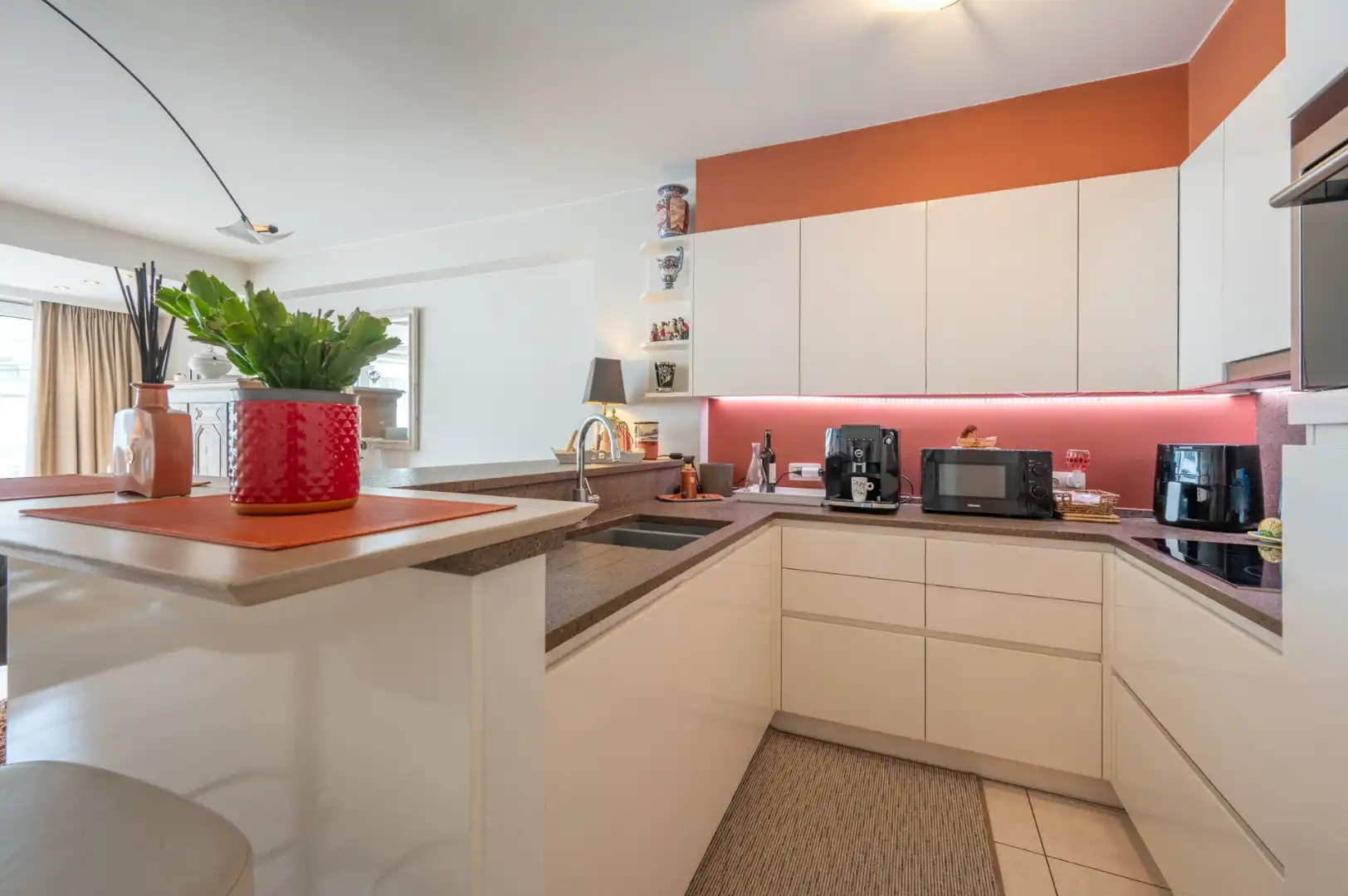 Lichtrijk appartement met 2 slaapkamer en garage op Paul Parmentierlaan foto 7