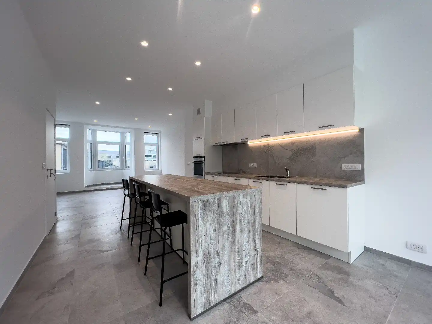 Nieuw duplexappartement inclusief parking gelegen op wandelafstand van het centrum, Zeedijk en C. C. Scharpoord foto 2