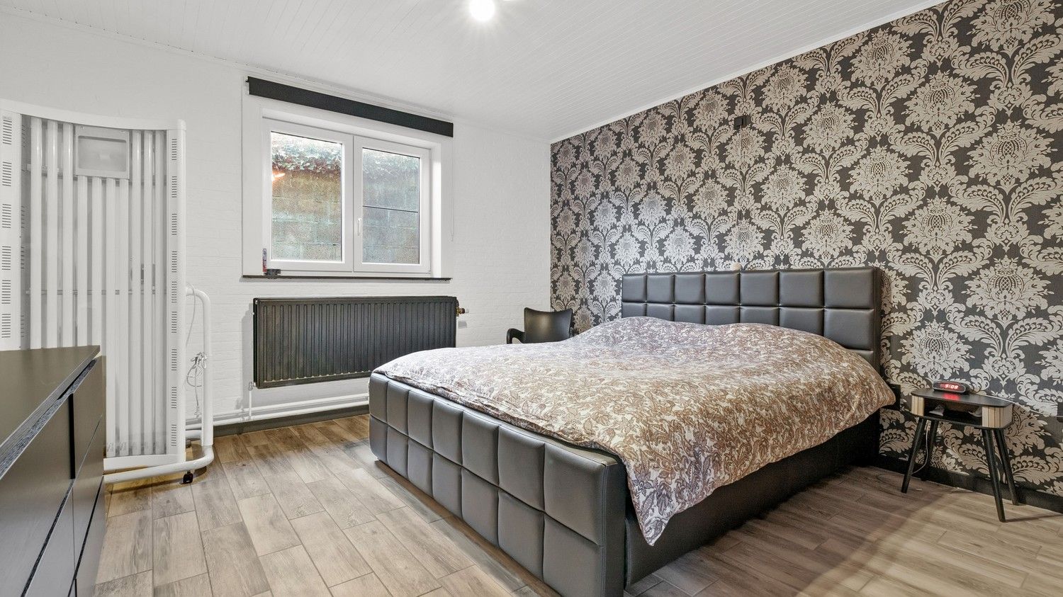 Woning met 2 slaapkamers, ruime garage en tuin foto 12