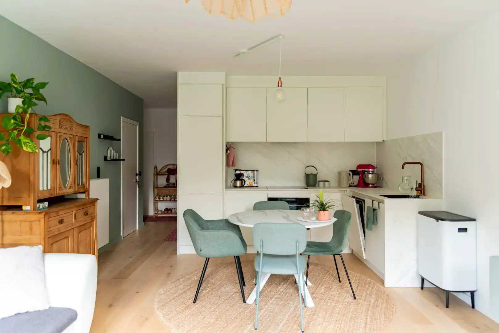 Luxueus en energiezuinig gelijkvloers met 2 slk, tuin én terras foto 7