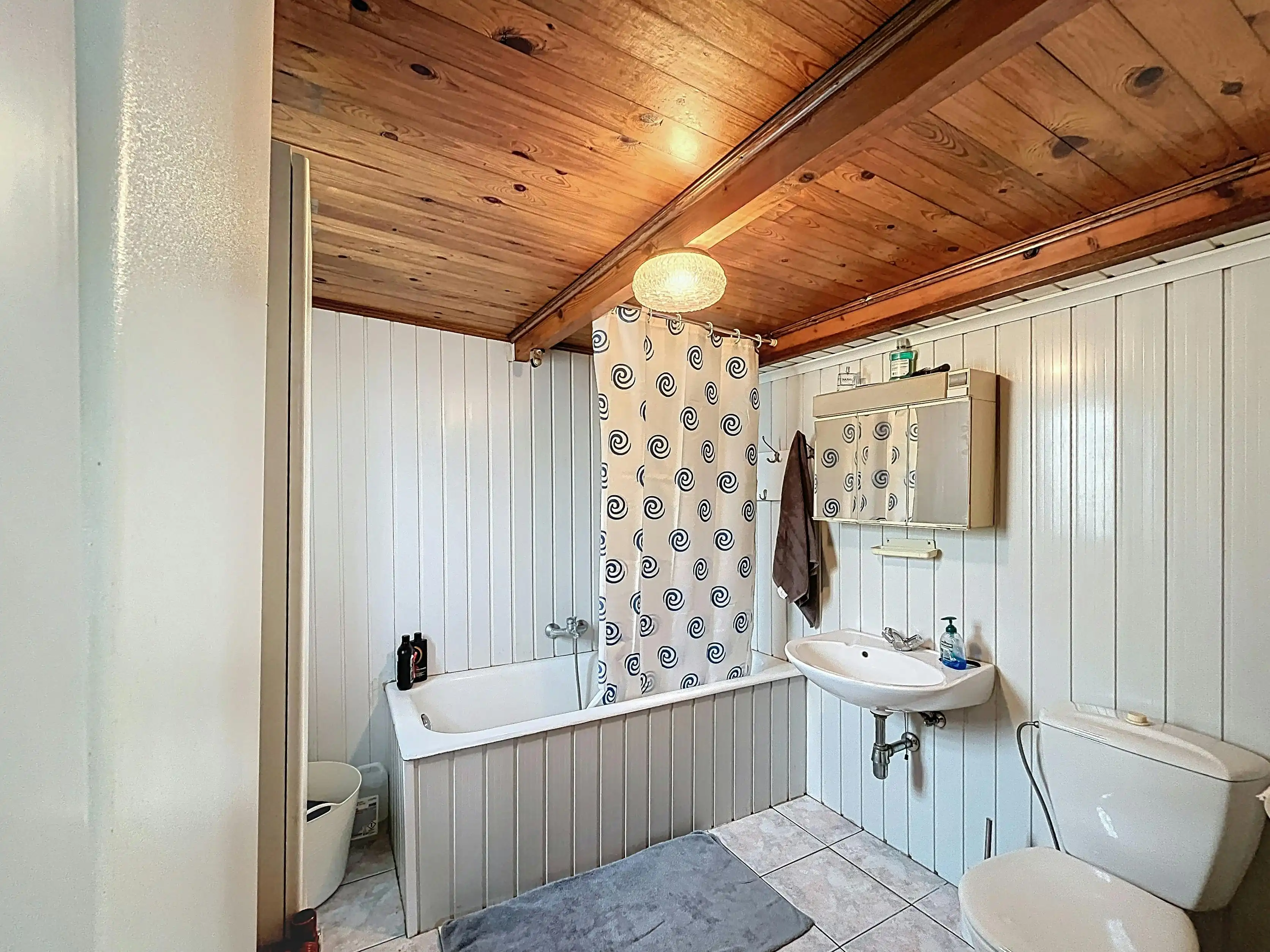 Te renoveren woning in het centrum van Ursel foto 10