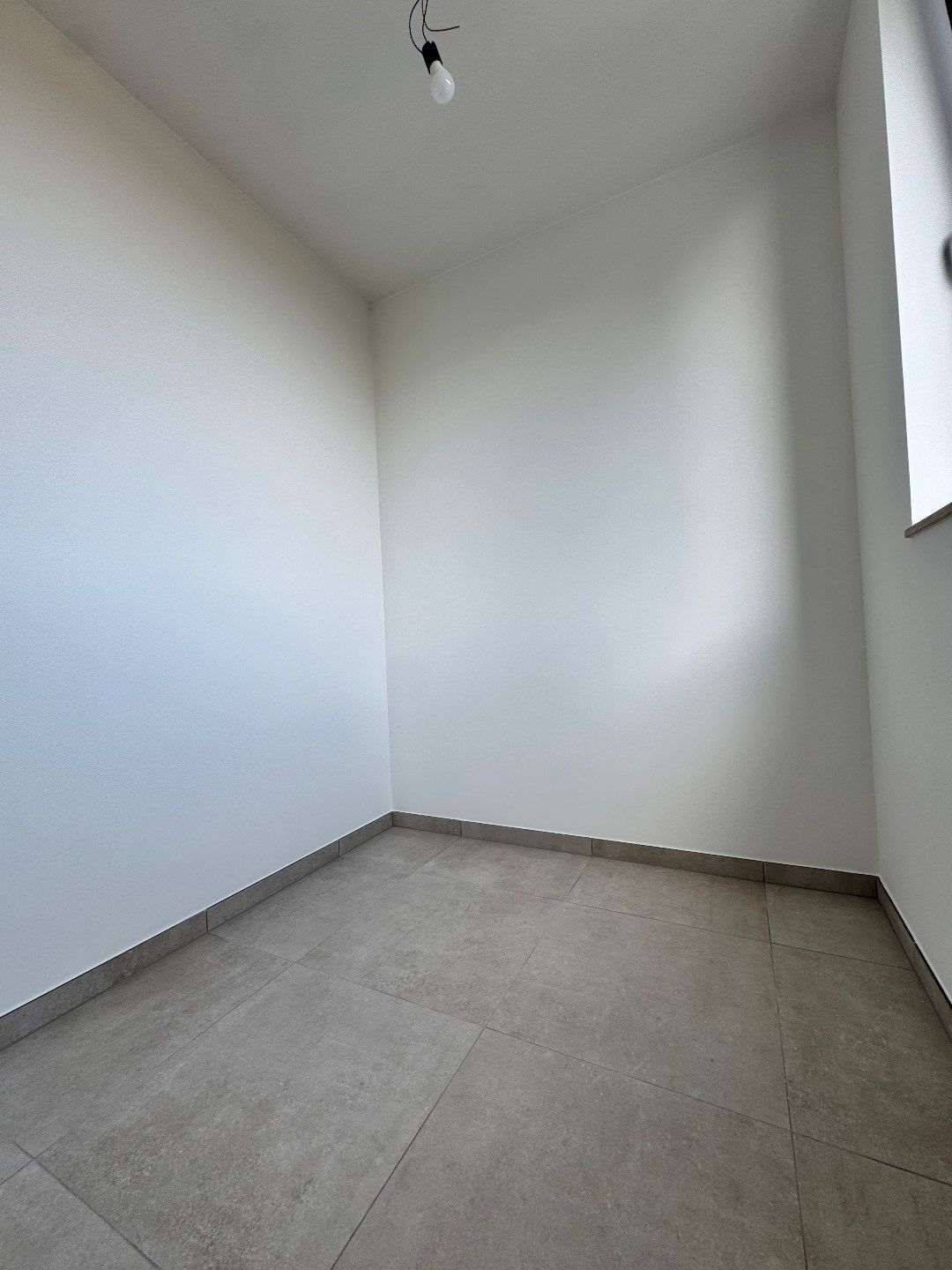 Nieuwbouwappartement met autostandplaats te Izegem  foto 20