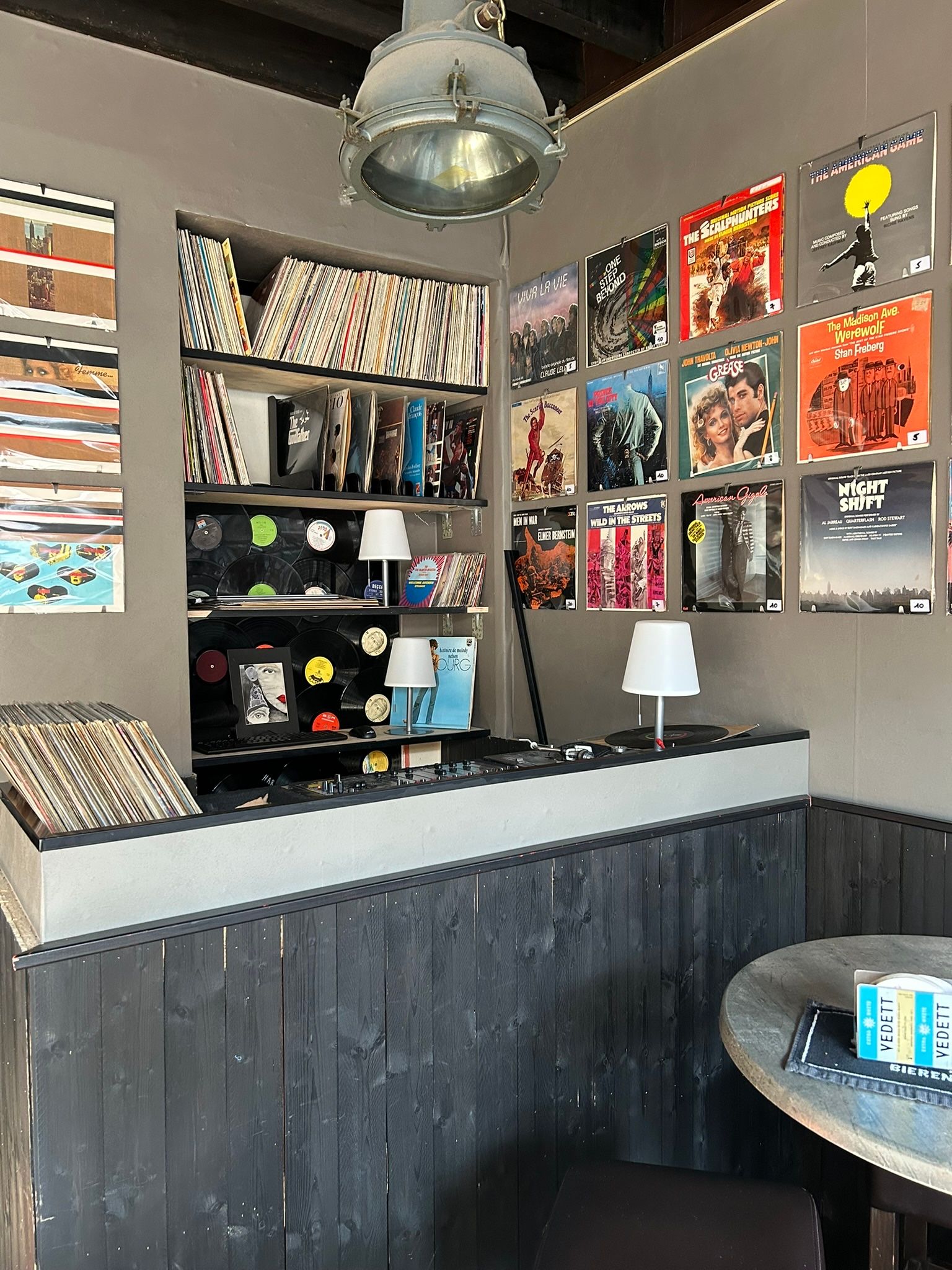 ICONISCH CAFÉ IN HARTJE OOSTENDE – DE CRAYON foto 4