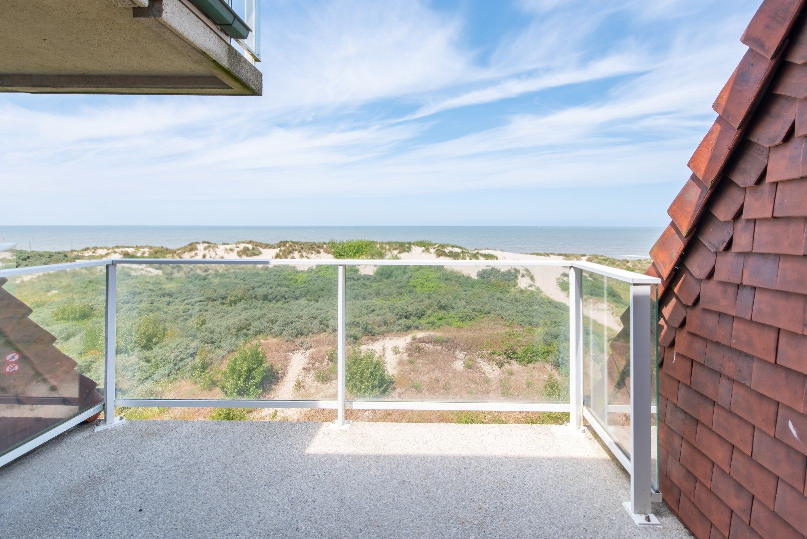 Luxueuze penthouse met drie slaapkamers en frontaal zeezicht in Res. Eden Beach foto 9