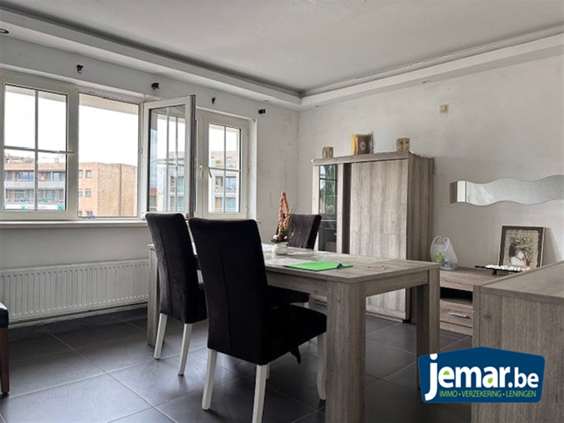 Handelspand met bovenliggend appartement met 1 slaapkamer gelegen op commerciële locatie in Maasmechelen! foto 8