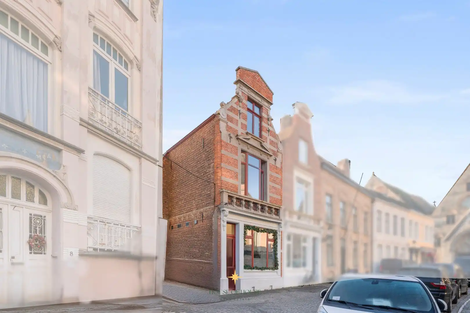 Subliem gerenoveerde stadswoning in een uitzonderlijk historisch kader rond de Onze-Lieve-Vrouwekerk, zonder renovatieverplichting foto 22