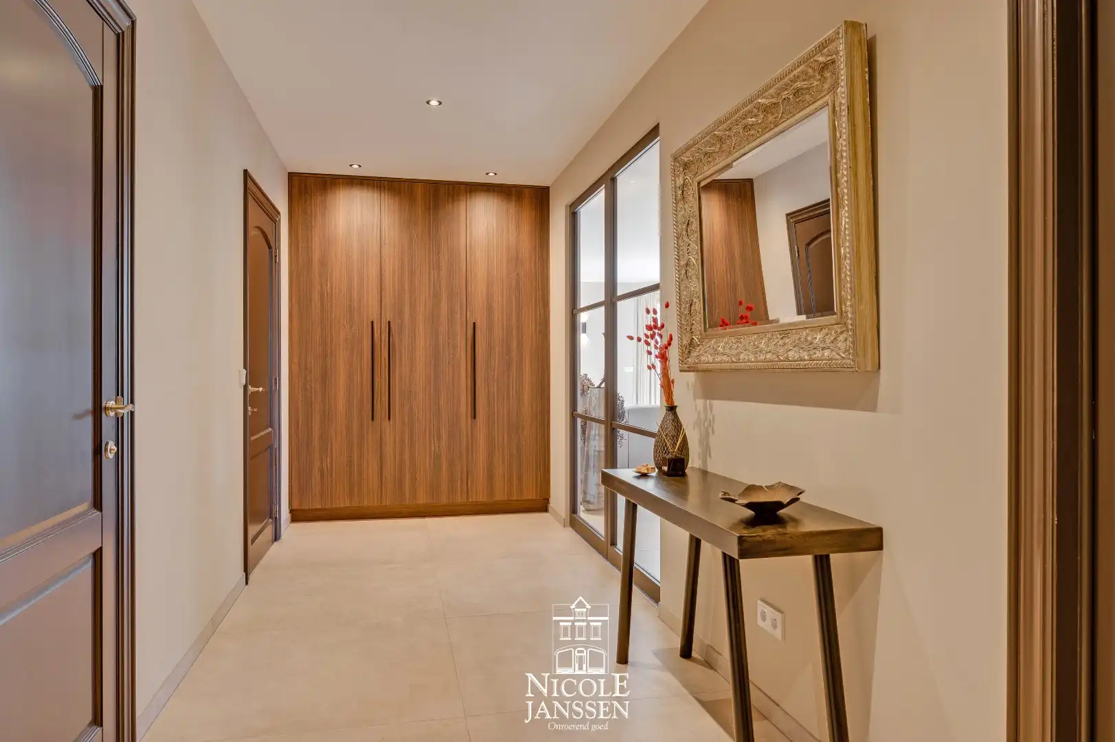 Prachtig luxueus appartement met 2 slaapkamers, kantoorruimte en ondergrondse garage foto 3