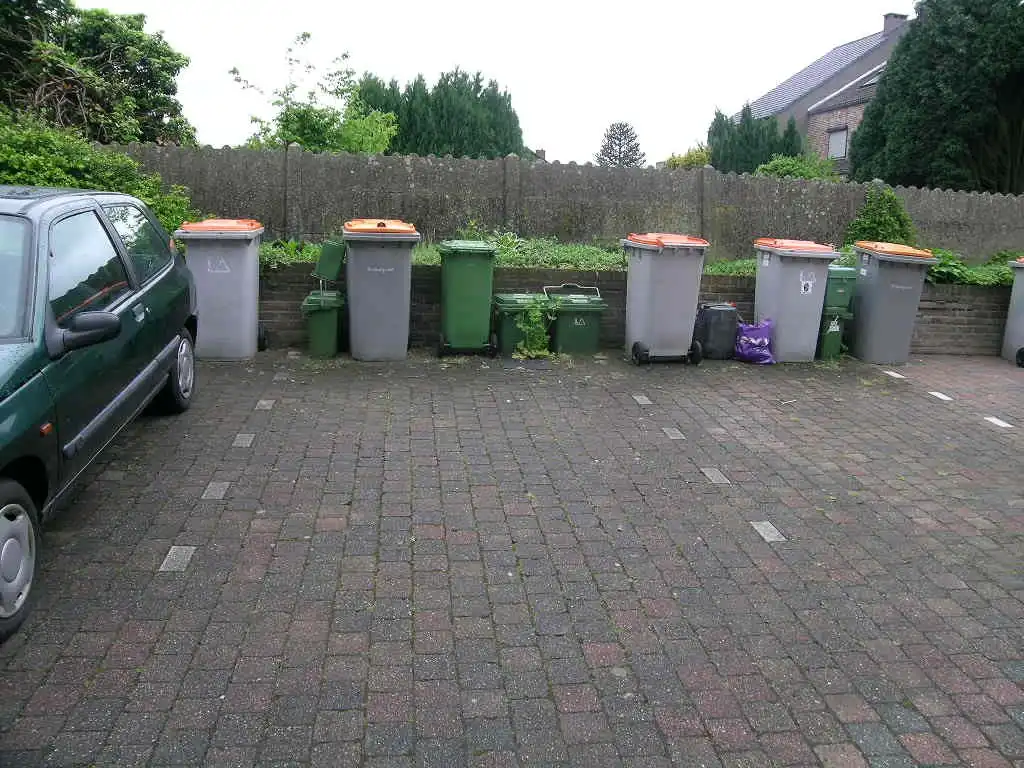 Knus 1 slaapkamer appartement te koop in het centrum van Maasmechelen, ideaal als investering! foto 10