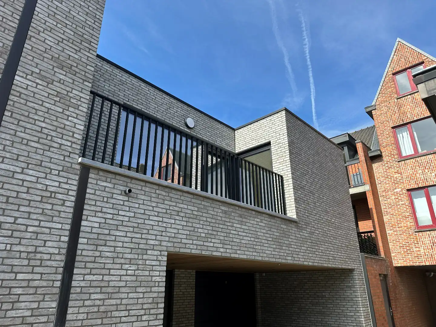 Instapklaar 1-slaapkamer appartement met mooi zonneterras, Torhout foto 4