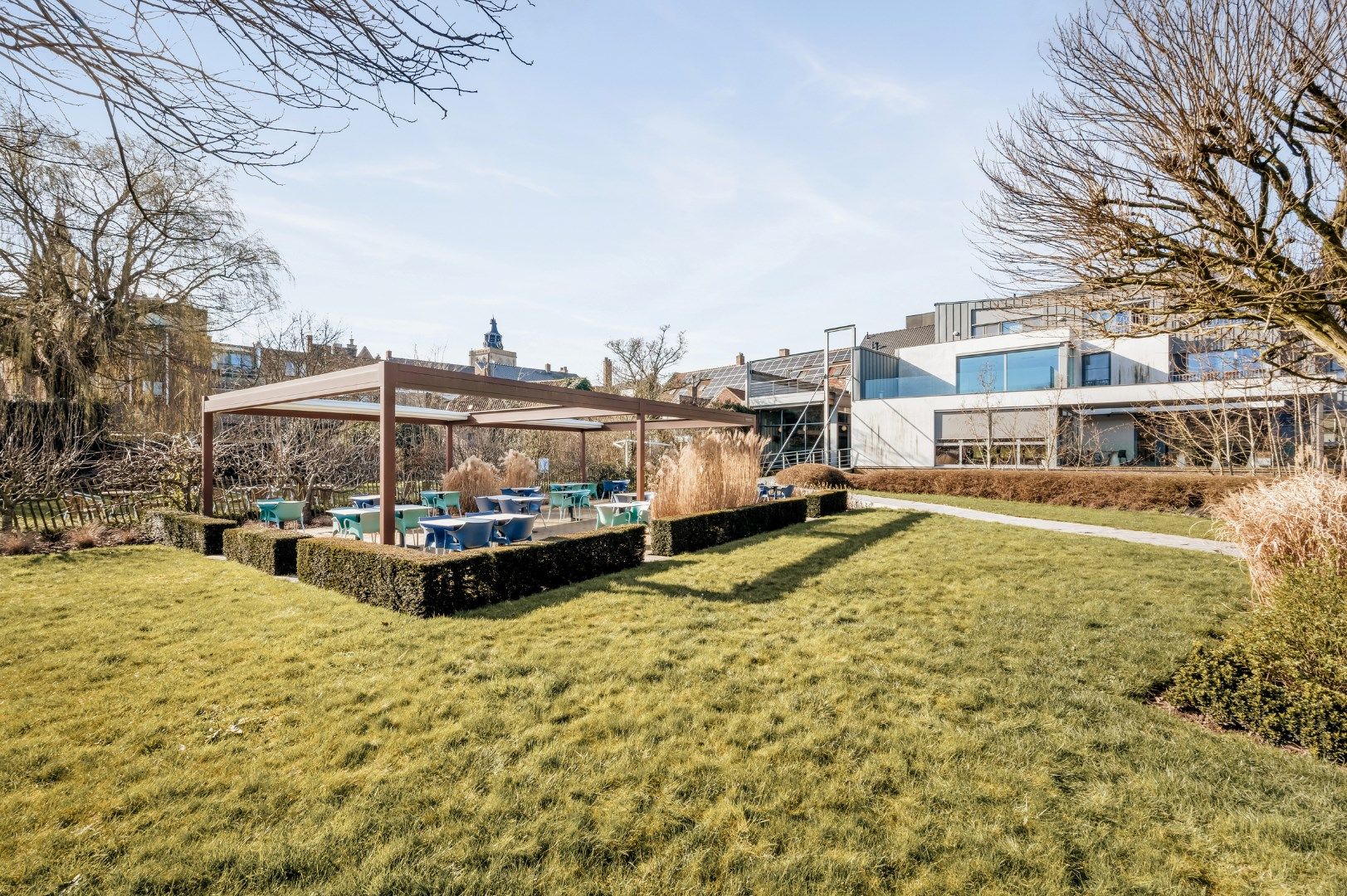 Prachtig en uniek handelspand (2007) met diverse mogelijkheden in centrum Poperinge met loft, aangelegde tuin en zonneterras op een perceel van 990m². foto 26