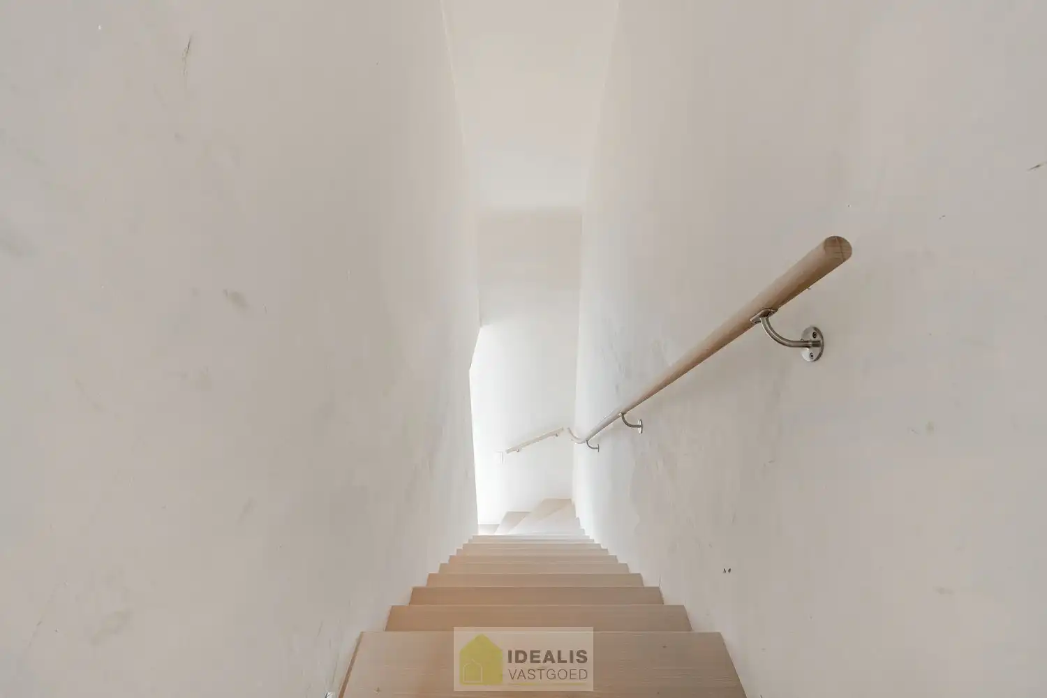 NIEUWBOUW DUPLEX APPARTEMENT MET 2 SLAAPKAMERS, KELDERBERGING EN EEN ONDERGRONDSE AUTOSTANDPLAATS foto 10