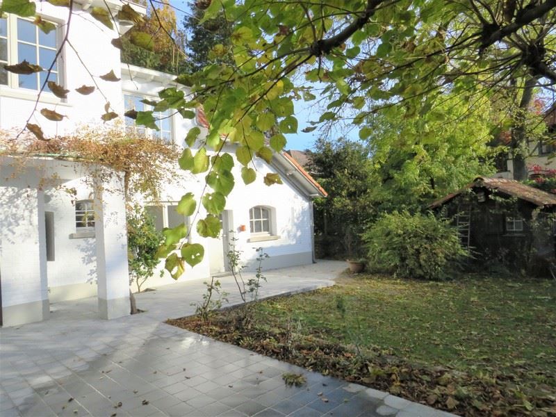 Villa met zonnige tuin in een rustige buurt foto 16