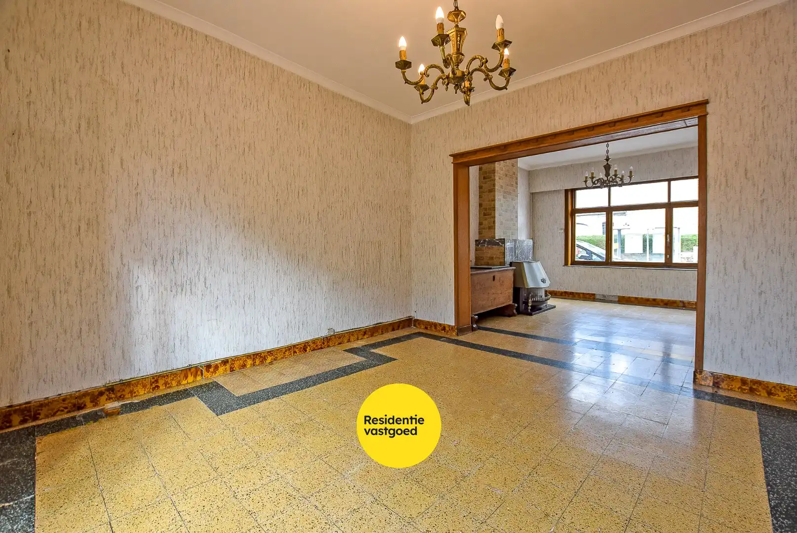 Zeer ruime te renoveren woning met statige gevel op 445 m² met zuid-west georiënteerde tuin. foto 4