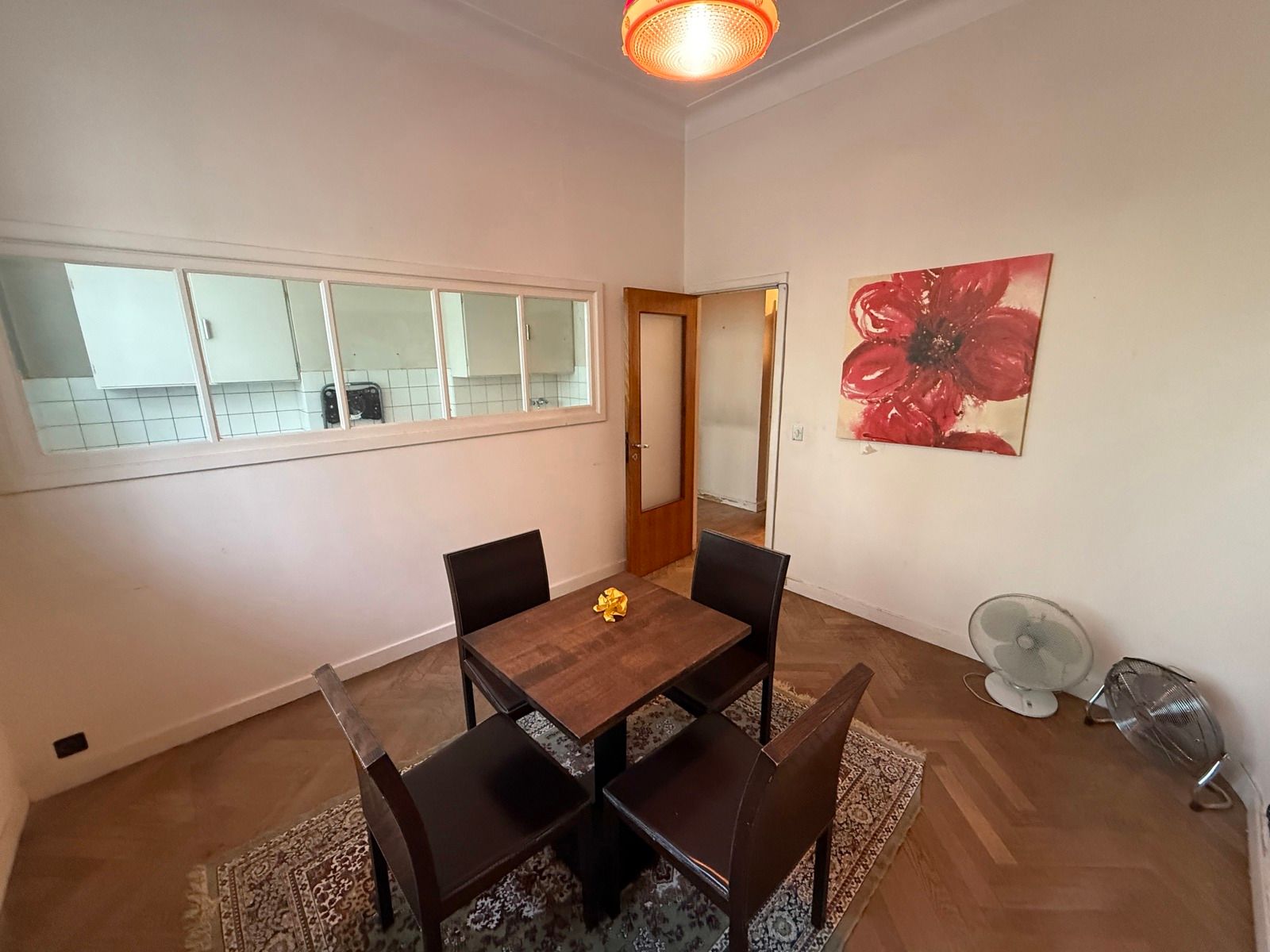 Te renoveren gelijkvloers appartement met 2 slaapkamers foto 4