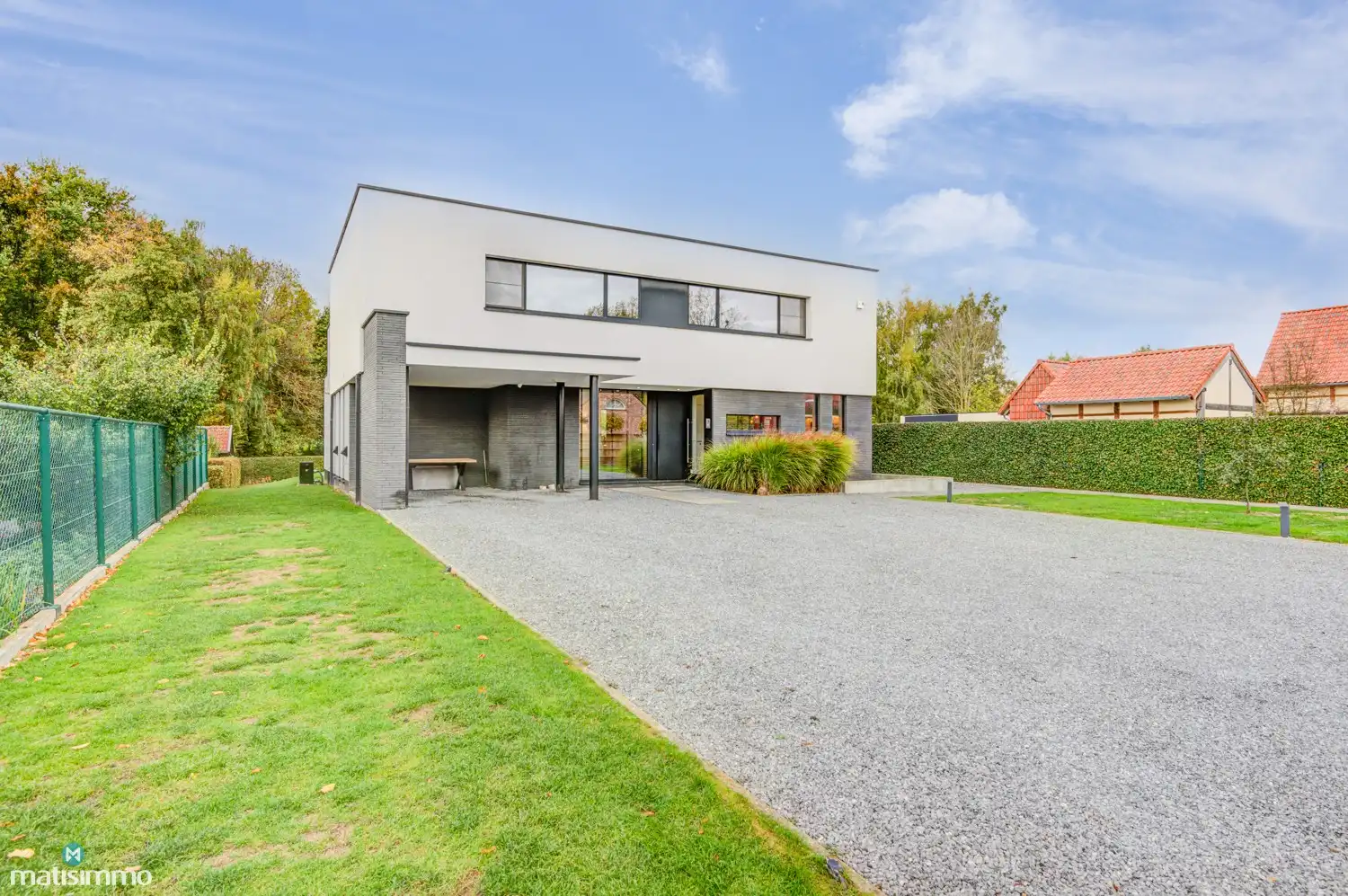 MODERNE VILLA MET INGEBOUWD ZWEMBAD, 3 SLAAPKAMERS EN PRAKTIJKGEDEELTE IN RUSTIGE OMGEVING TE WELLEN foto 4