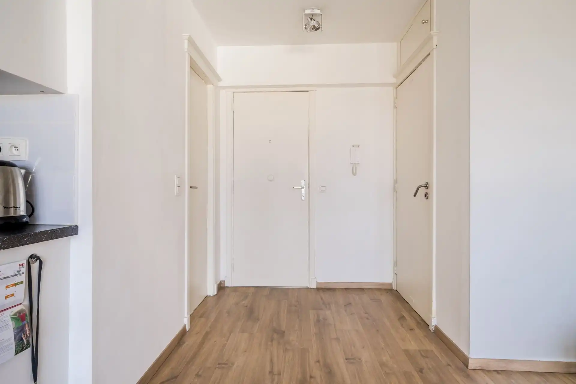 Instapklaar 1 slaapkamer appartement! foto 8