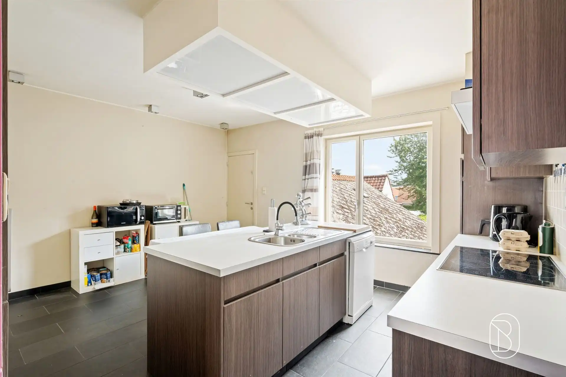 Ruime veelzijdige woning met 5 SLK en polyvalente ruimte foto 9