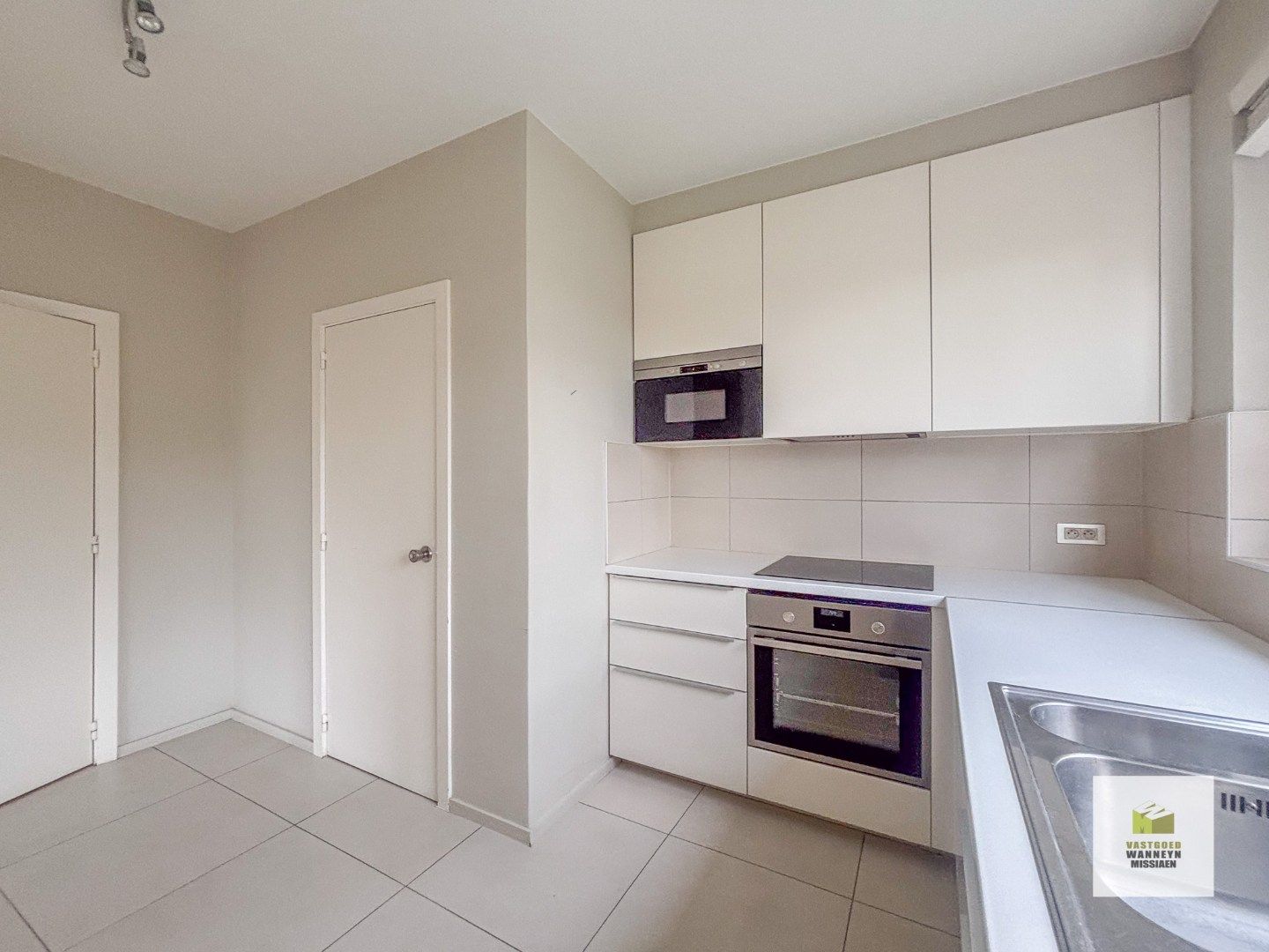 Gerenoveerd 3slpk appartement met 3 terrassen en ondergrondse staanplaats te centrum Brugge foto 18