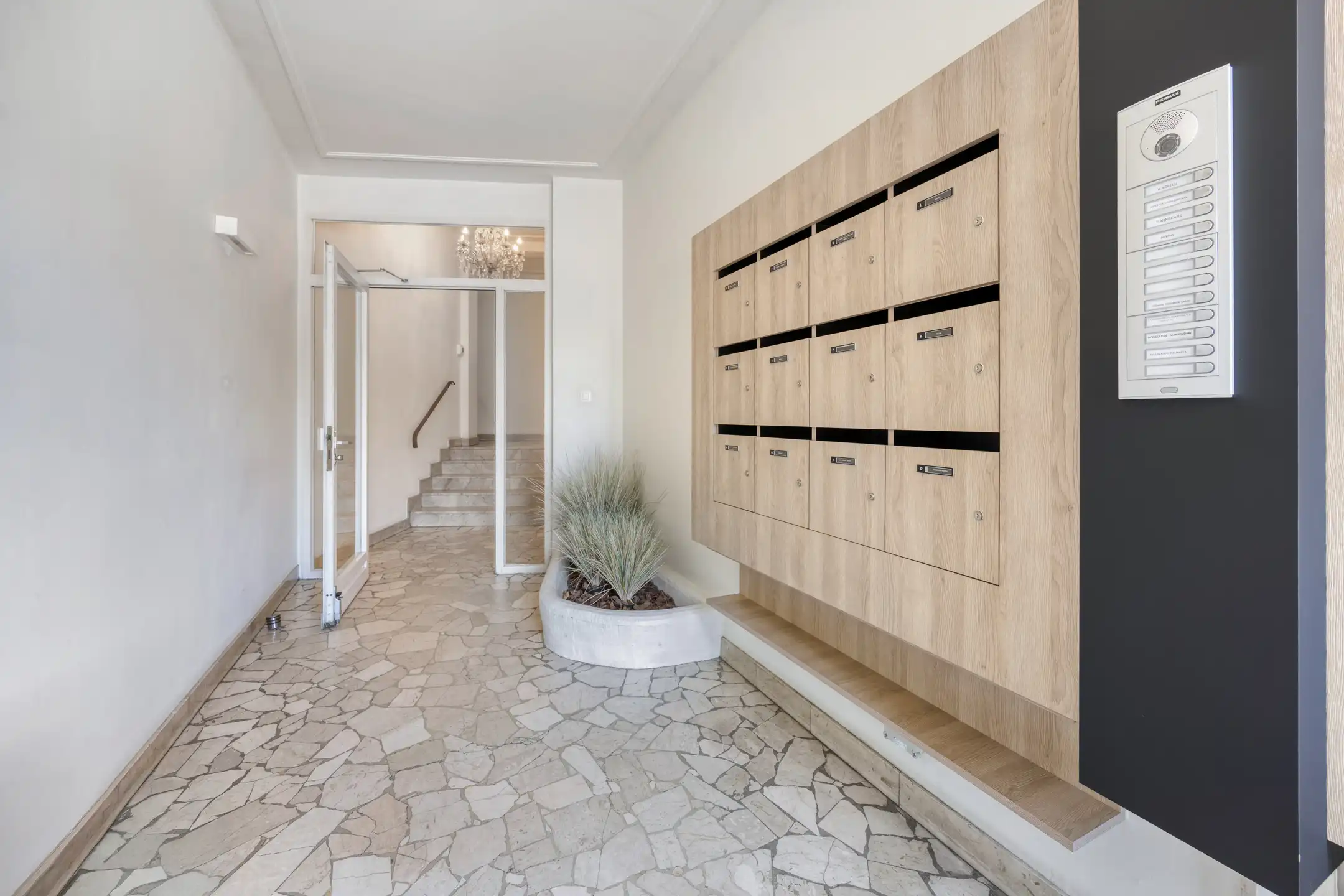 Art-decoappartement met garagebox foto 26