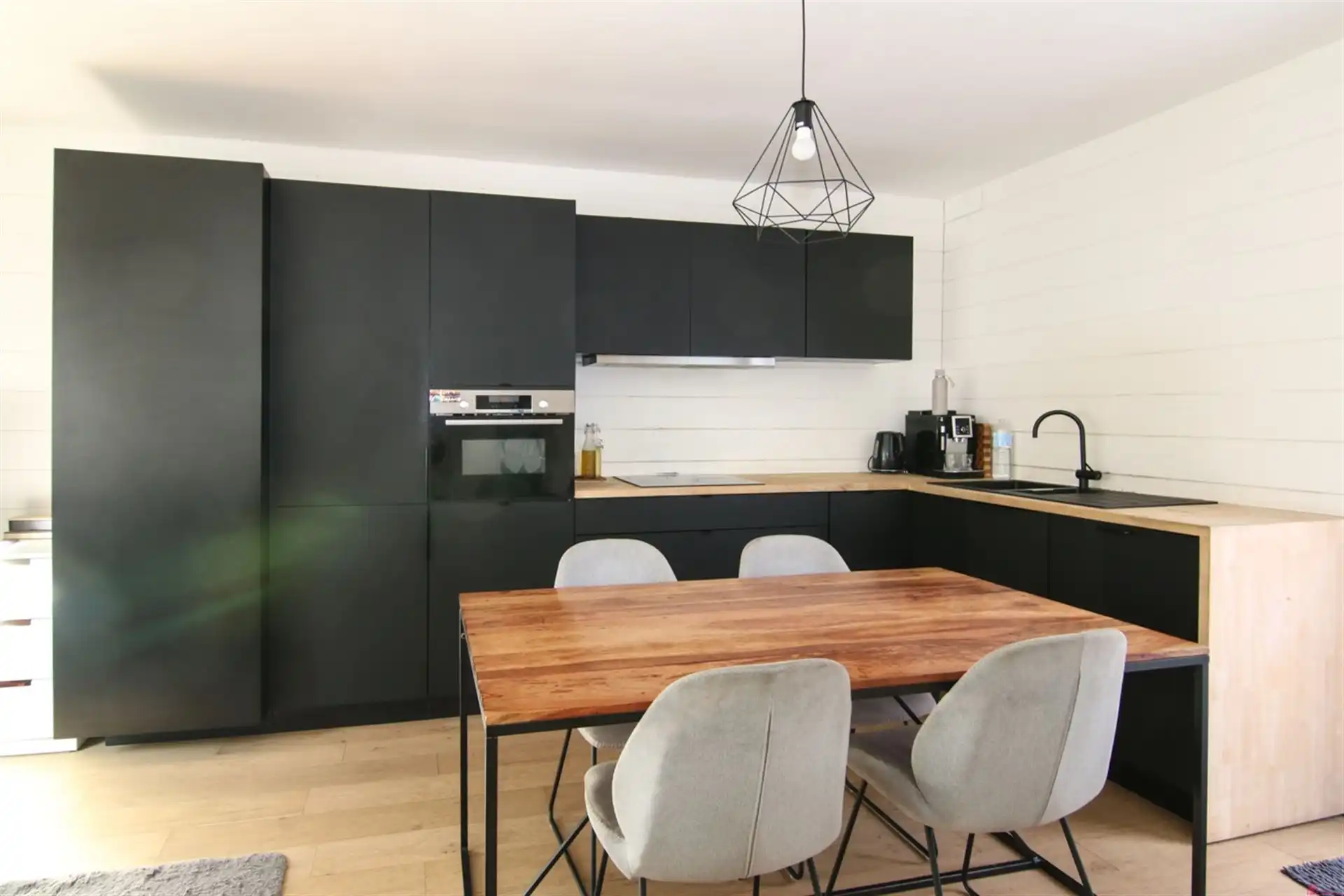 Vernieuwd dakappartement nabij Grote Markt foto 3