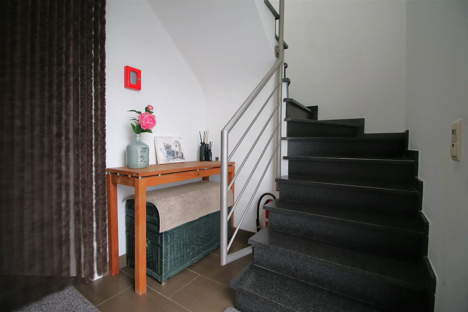 Opbrengsteigendom met 2 ruime appartementen foto 14