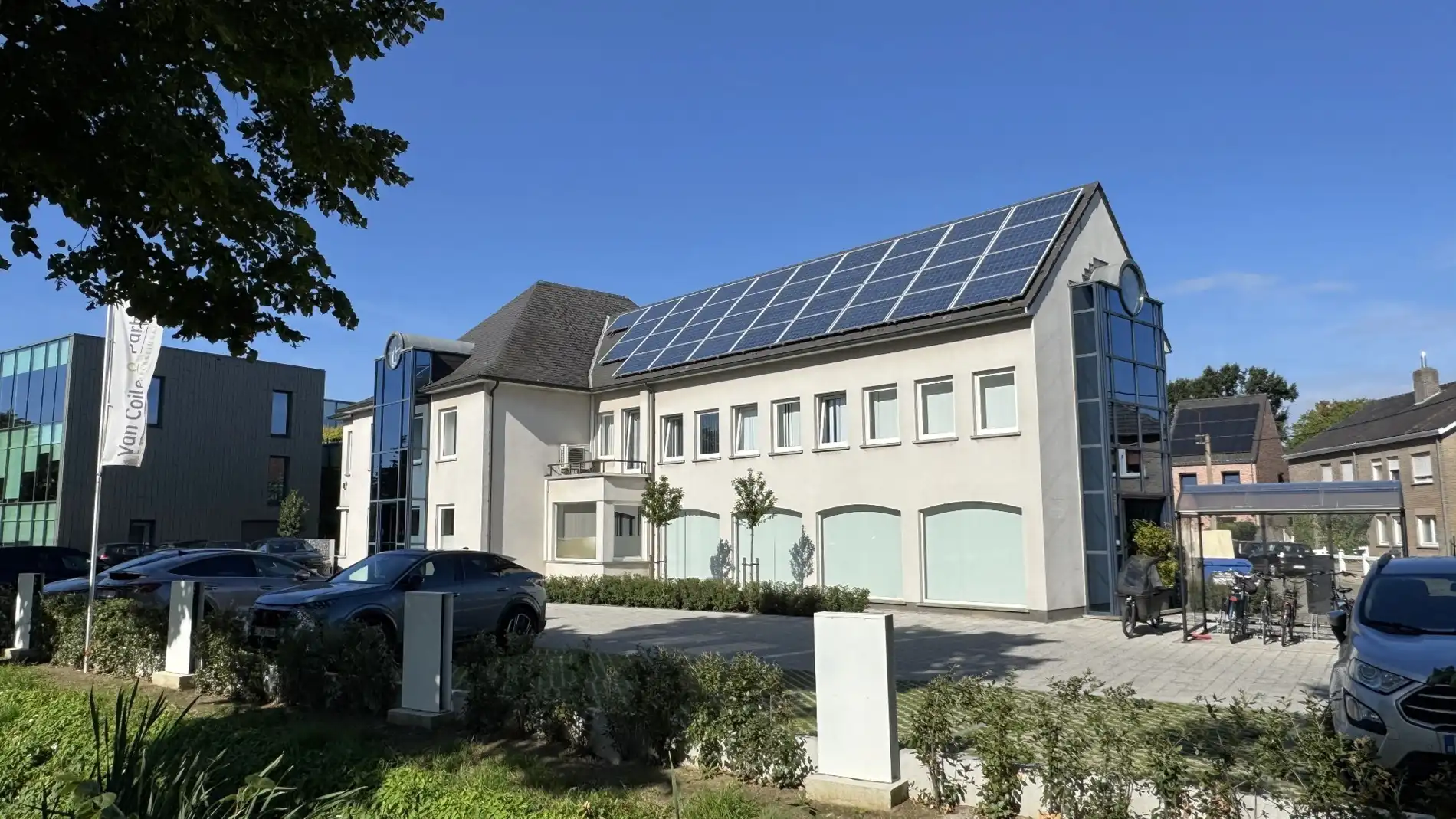 Standalone kantoorgebouw te huur nabij E40 in Drongen foto 25