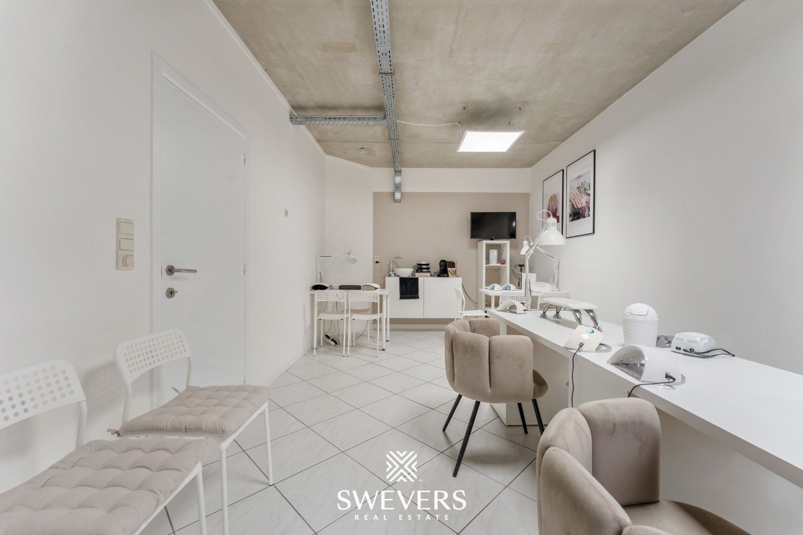 Handelspand met praktische indeling in hartje Tessenderlo foto 16