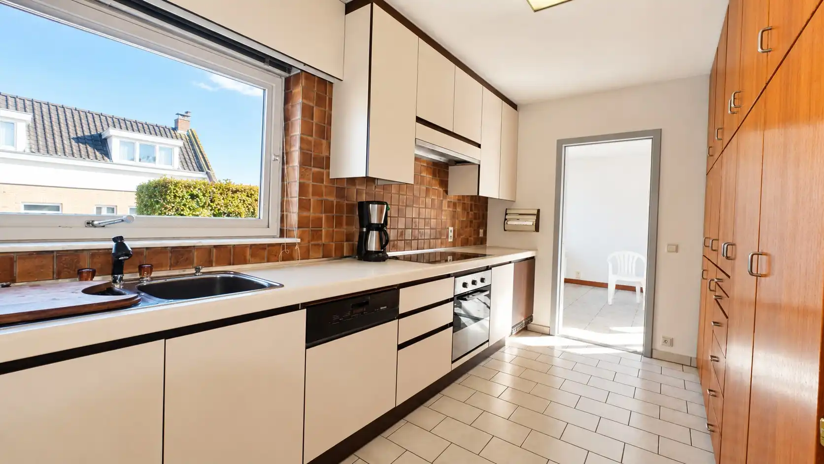 Ruime vrijstaande woning met prachtige tuin, zonnig terras en inpandige garage te Waasmunsterse Steenweg – Sint-Niklaas, richting Waasmunster foto 3