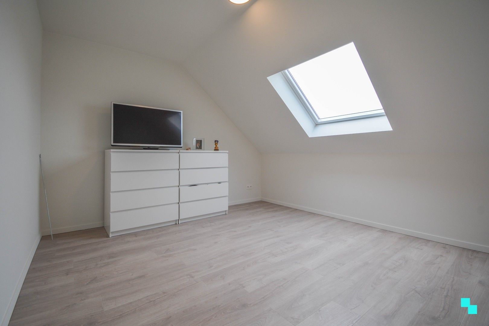 Nieuwbouwwoning met vier slaapkamers te Roeselare foto 16