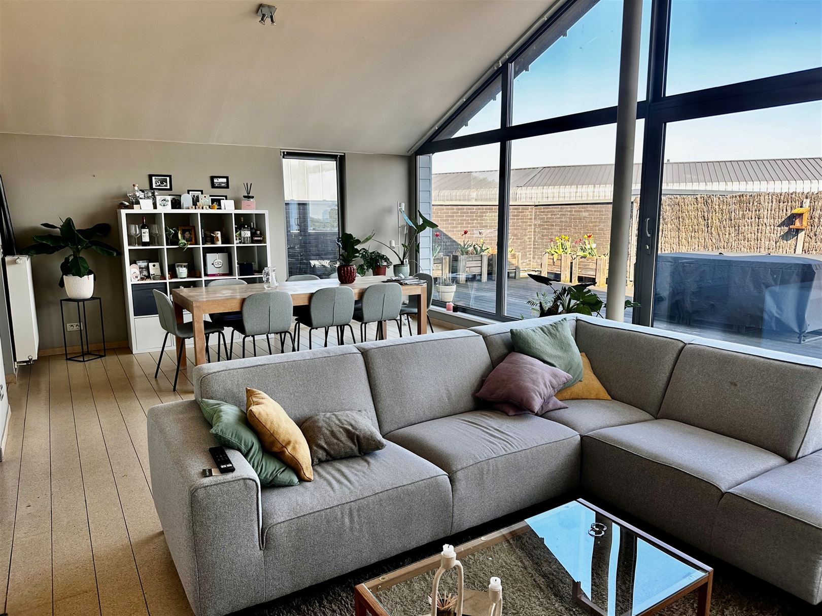 Instapklaar appartement te huur in centrum Kruishoutem foto 3