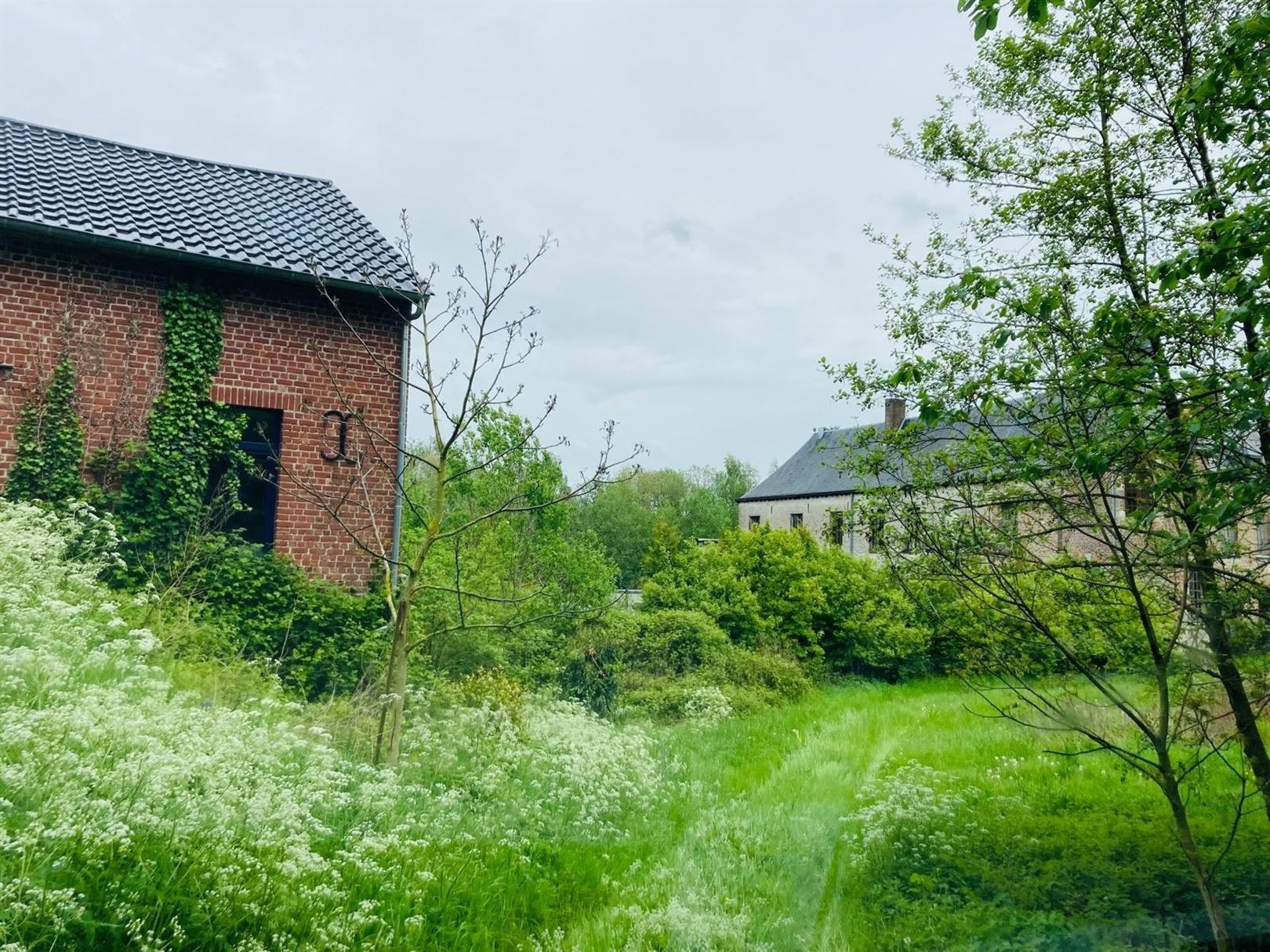 Château d'Epinois met toren, en met dépendance logies. foto 11